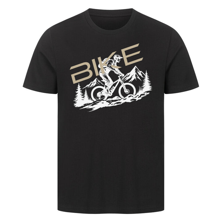 Mountainbike T-Shirt – MTB-Fahrer auf einem Trail, umgeben von Bergen & Wäldern – perfektes Shirt für Outdoor-Biker