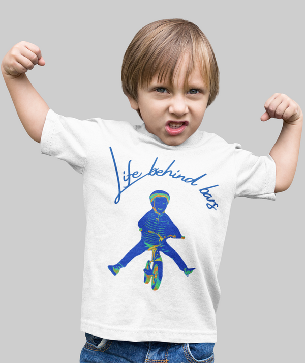 Kinder-T-Shirt Life Behind Bars – Fröhliches Fahrrad-Motiv mit Spruch – 100% Bio-Baumwolle, perfekt für kleine Radfahrer