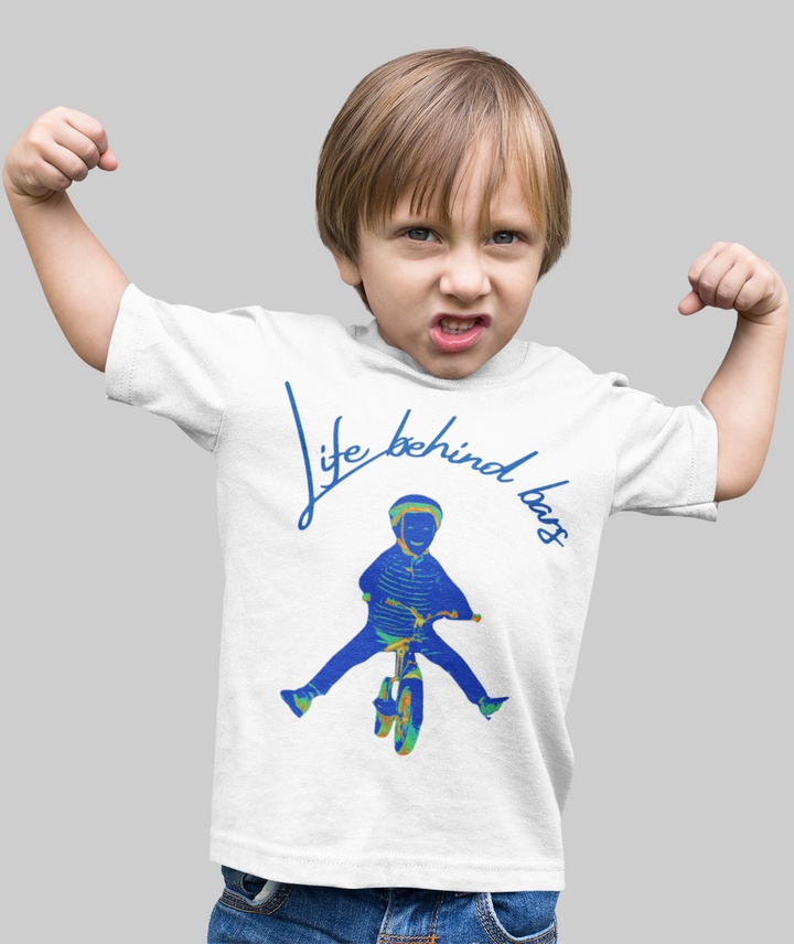 Kinder-T-Shirt Life Behind Bars – Fröhliches Fahrrad-Motiv mit Spruch – 100% Bio-Baumwolle, perfekt für kleine Radfahrer