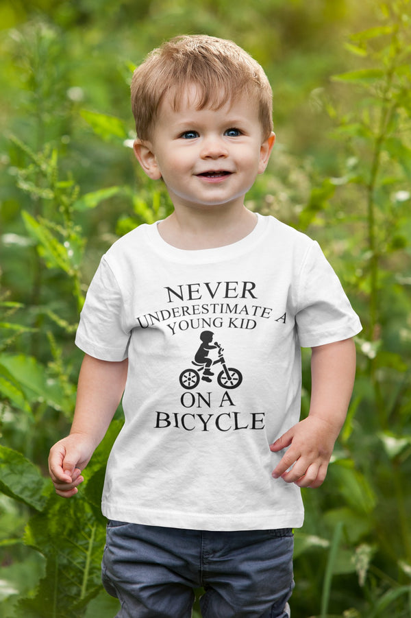 Bio Kinder-T-Shirt – Never Underestimate a Kid